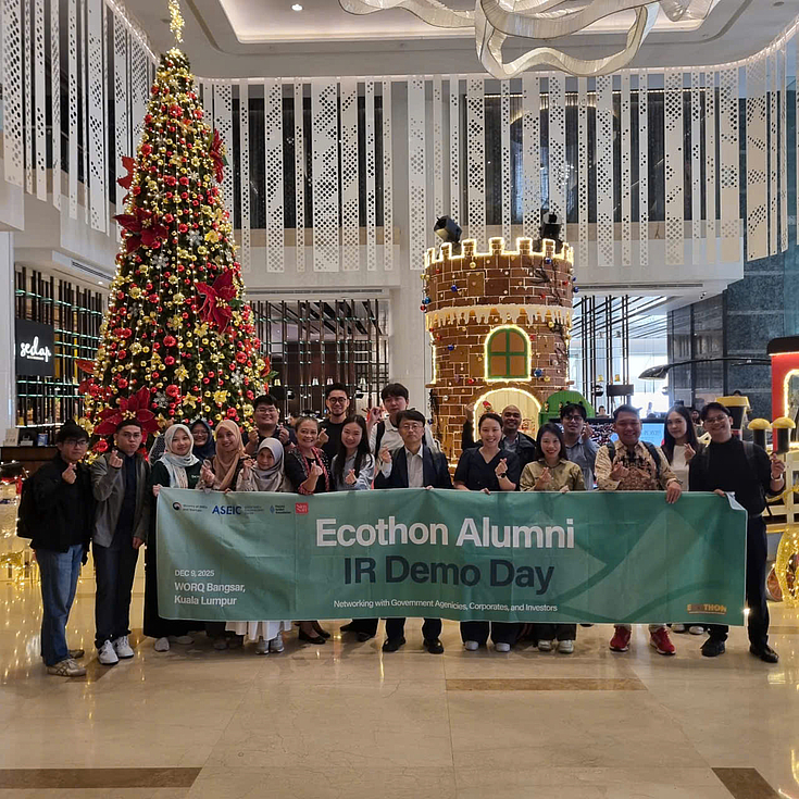 Alumni exchanging knowledge and experiences to support sustainable initiatives and collaborative climate solutions